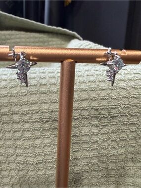 Sparkling Starburst Moissanite Cross Stud Earrings - Silver Tone